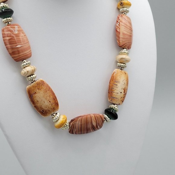 Womens Jewelry Multicolor Flat & Round Bead Fashion Necklace Lobster Clasp 18 in - Picture 3 of 7